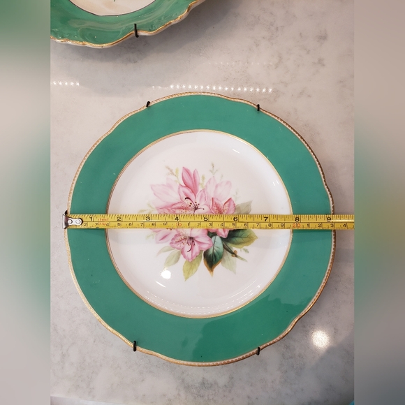 5 Vintage Green Floral Plates with Gold Rim - Picture 11 of 16